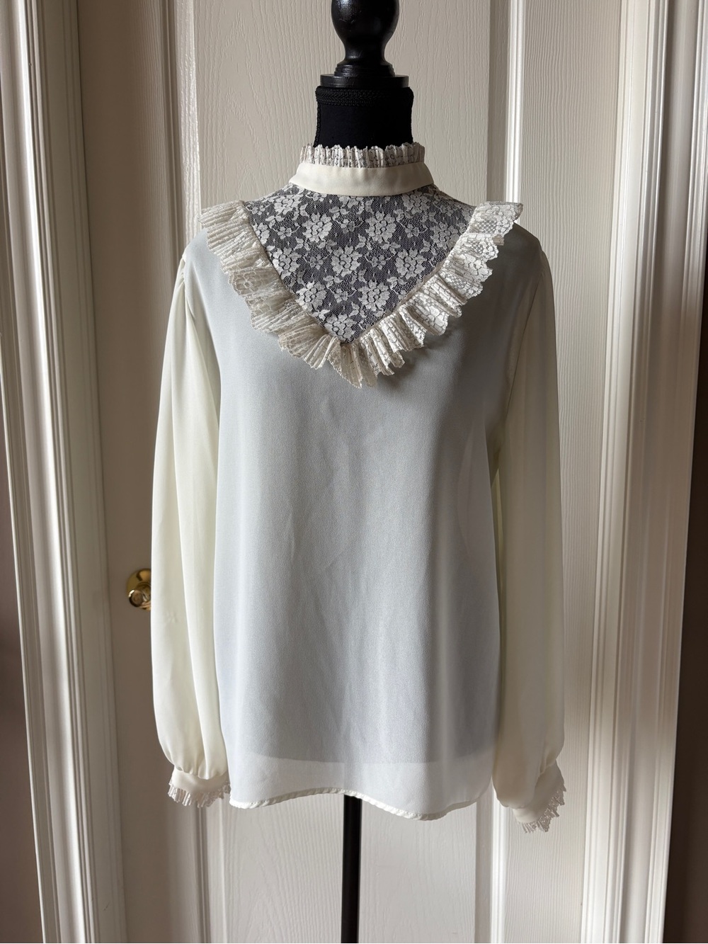 1970s Cream Lace-Yoke Ruffle Long-Sleeve Blouse